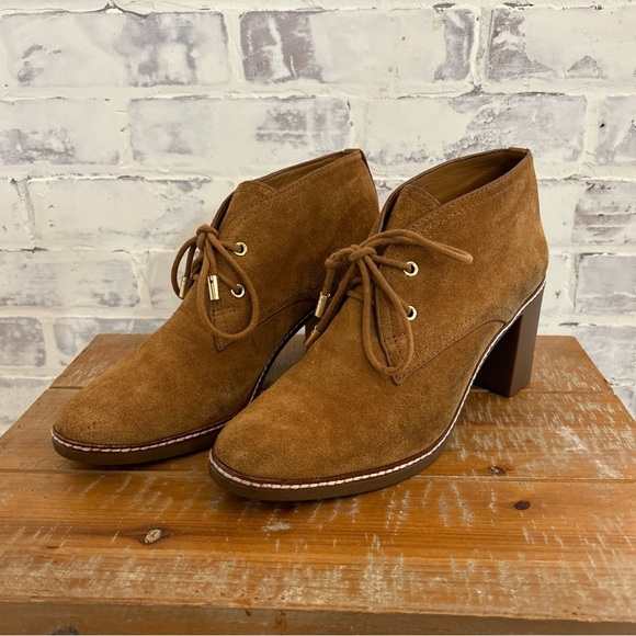 TORY BURCH Hilary Tan Suede Sheep Fur Lining Lace Up Heel Bootie Boot 9.5 - Picture 1 of 16